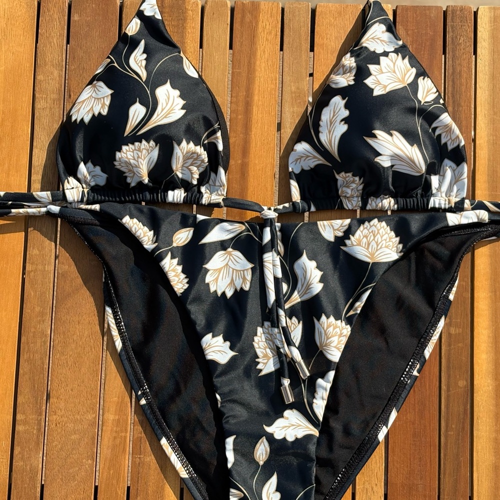 SMALL NWT Escape to Paradise Black Floral 2 Piece String Bikini Set